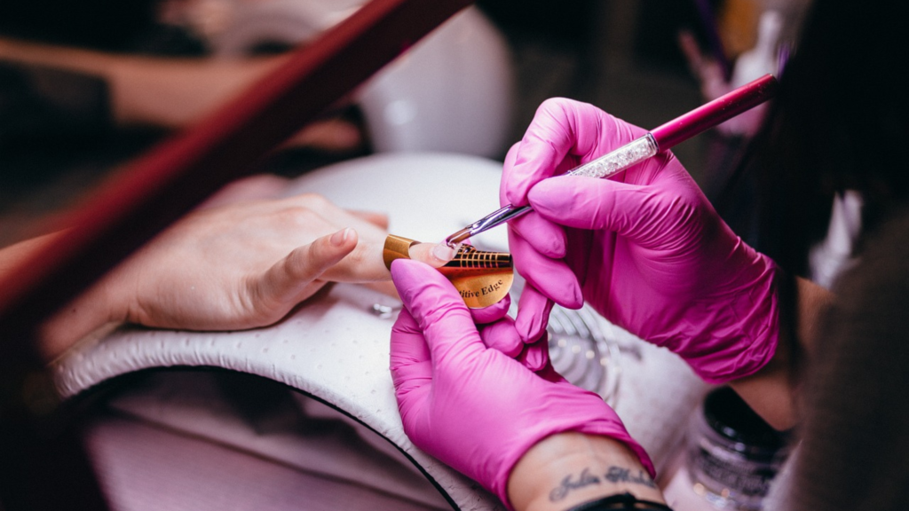  French Manicure Will Always Make You Look Stylish